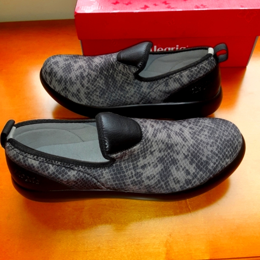 NWT Alegria EUR 42 chef/nurse shoe